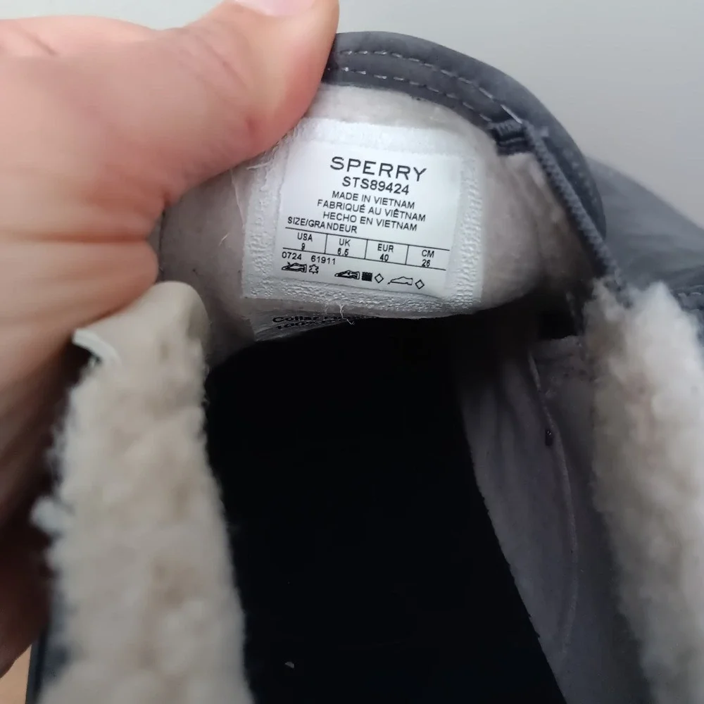 Sperry crest lug